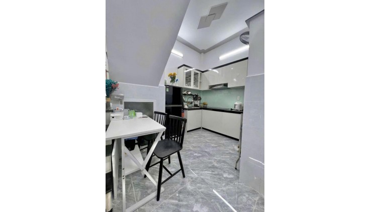 NHÀ ĐẸP KHU LÊ VĂN QUỚI, 32M2, 3 TẦNG, HẺM XE HƠI GIÁ 4.X TỶ